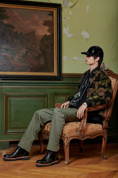 Look 24